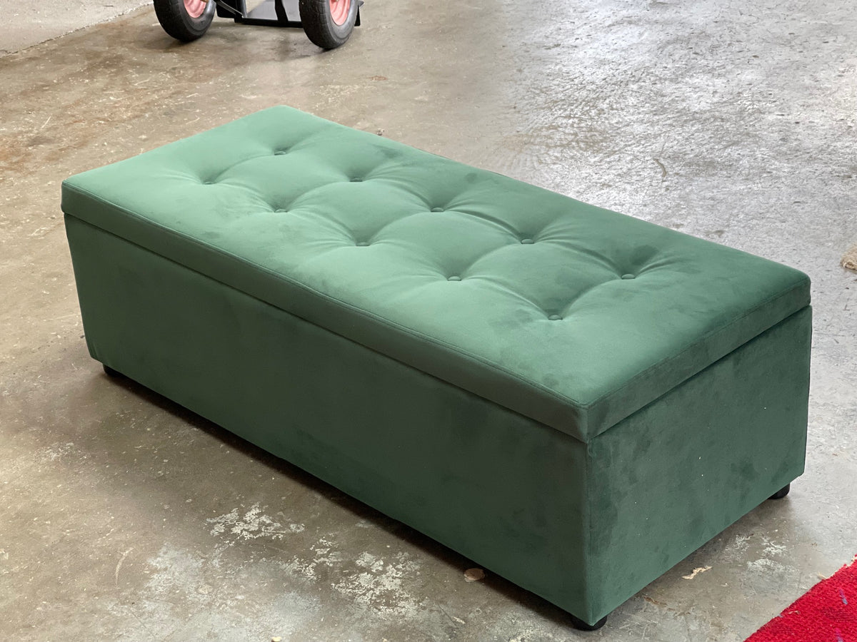 BUTTONED TOP OTTOMAN