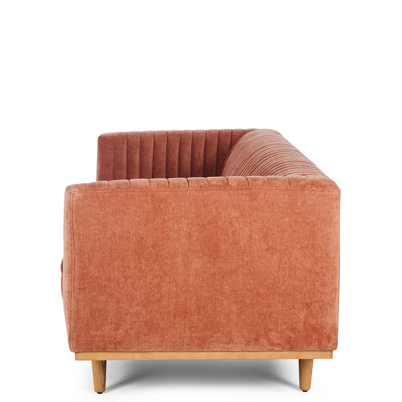 files/madagascar_school_sofa_amber_rose_3.jpg