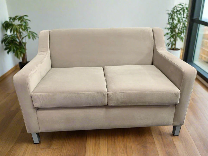 files/noir_sofa_4.jpg