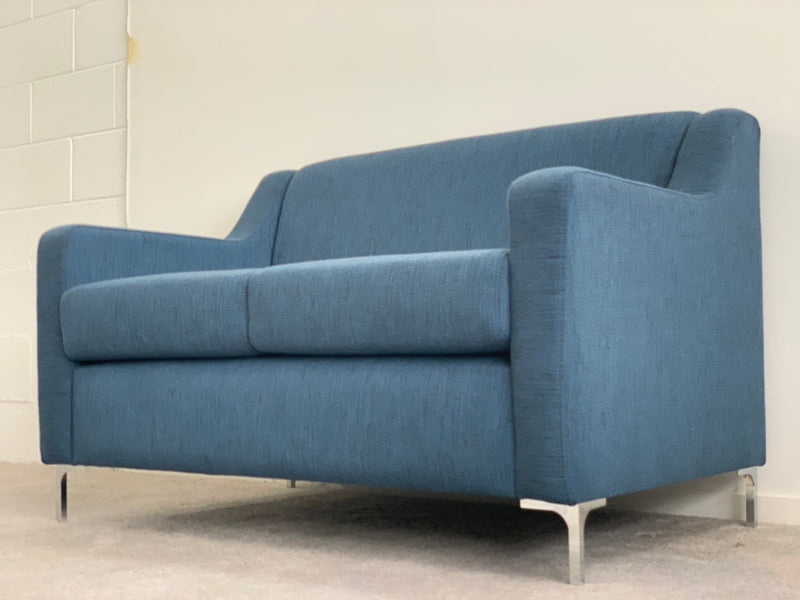 products/noir_commercial_sofa_10.jpg