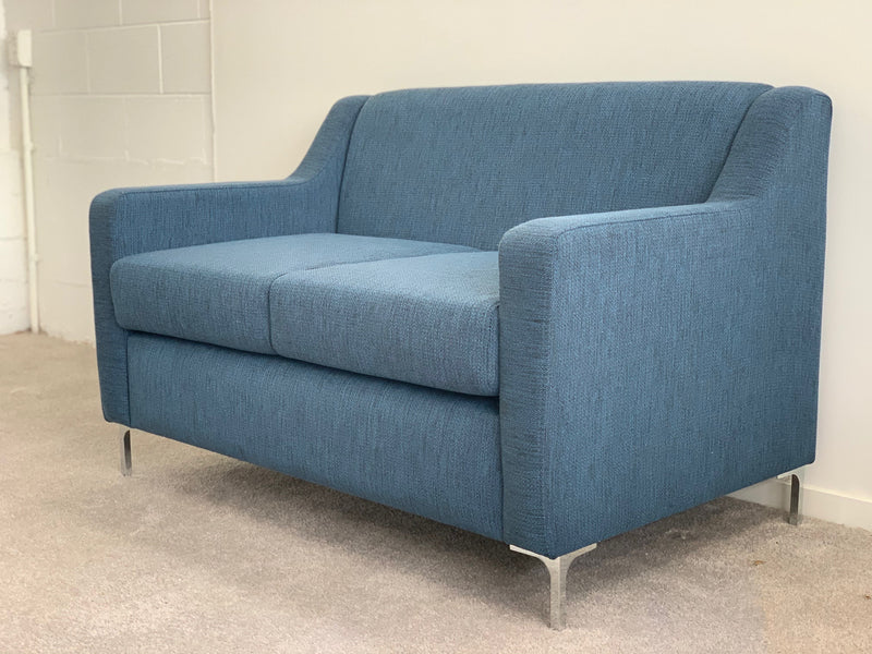 products/noir_commercial_sofa_4.jpg