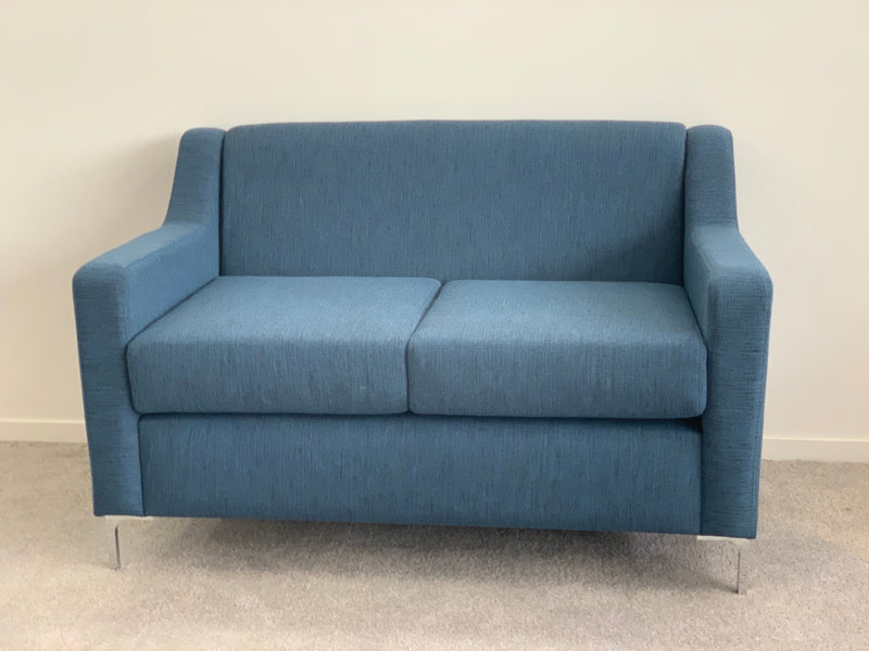 products/noir_commercial_sofa_8.jpg