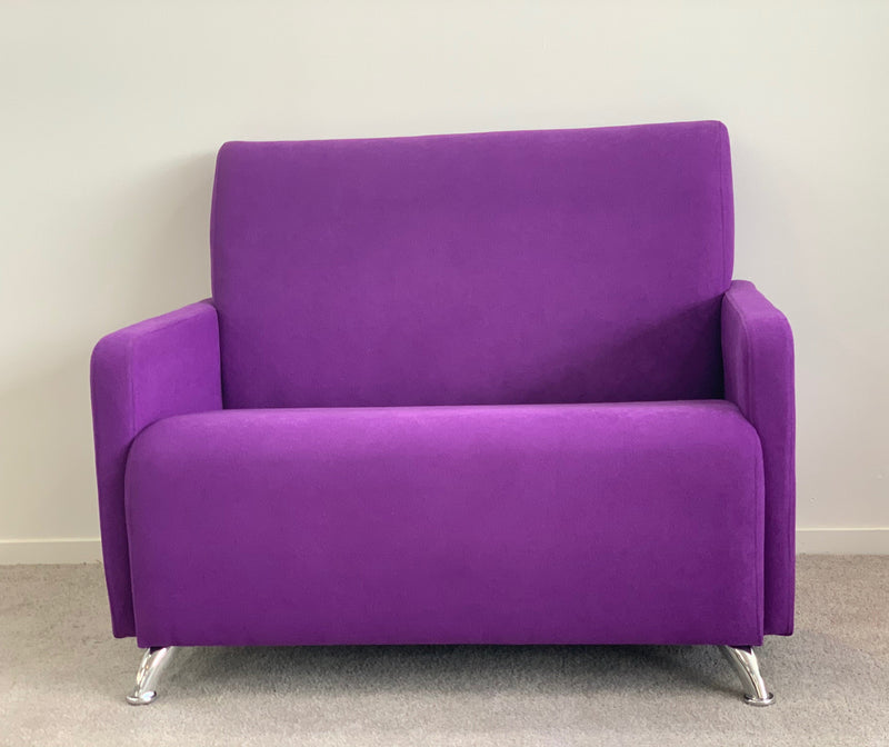products/osaka_3_seater_commercial_sofa_2.jpg