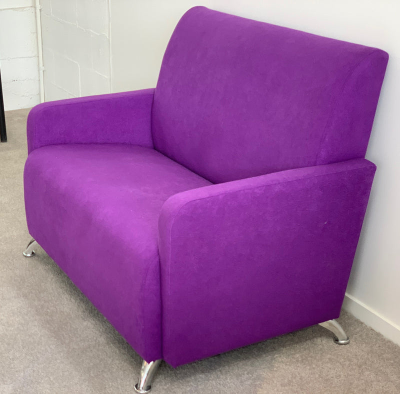 products/osaka_3_seater_commercial_sofa_7.jpg