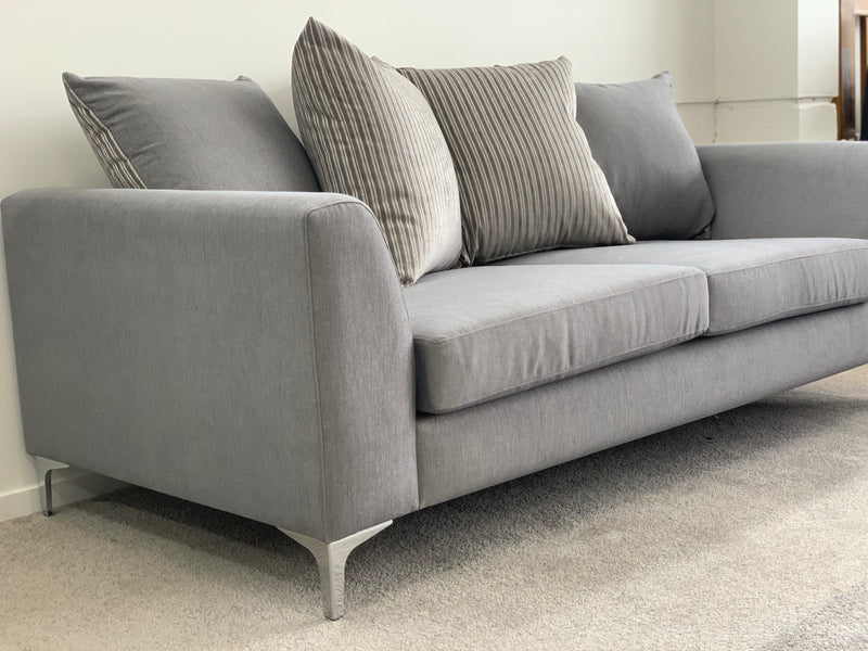 products/tiffany_sofa_10.jpg